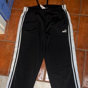 Men’s black puma sweatpant with white side stripes
